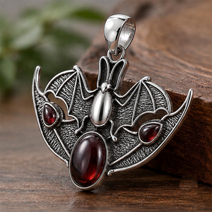 Pendentif chauve-souris grenat rouge foncé fait main en laiton, breloque créature ailée sertie, bijou statement gothique bohème unisexe - Product Image 4