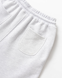 กางเกงขาสั้นฮิปฮอปผู้ชายสีเทาอ่อนแบบมีเชือกผูกเอว ผ้าขนสัตว์ ระบายอากาศ กันลม ลายเรียบ ผ้าฝ้าย 100% สไตล์ลำลอง ขายส่ง - Product Image 4