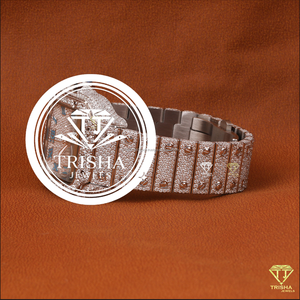 Reloj de Lujo Premium con Diamantes Moissanite, con Piedras Brillantes Engastadas a Mano en el Bisel y la Correa para un Brillo Máximo - Product Image 3