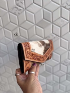 Cartera de Diseño Único 2026, Hecha a Mano con Grabado, Elegante Cartera de Cuero Vacuno, Multiusos, Estilo Vintage, Bolso de Noche - Product Image 2