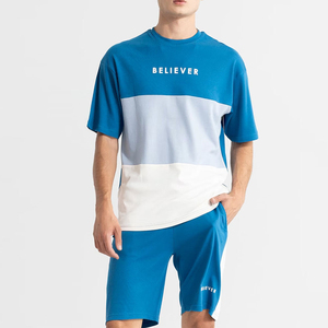 ชุดเสื้อยืดและกางเกงขาสั้นสีตามสั่งสำหรับผู้ชาย ผู้ผลิต OEM ชุดเสื้อยืดวิ่งผ้าฝ้ายยืดได้สี่ทิศทางสำหรับผู้ชาย - Product Image 1