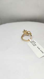Bague de luxe pour femme en diamant 9K avec diamant de 0,49 carat certifié IGI, plaqué rhodium, petits diamants, finition lisse, poids net - Product Image 5