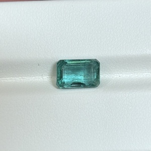 Émeraude naturelle de qualité supérieure du Zambie, 2,30 carats, vert intense, pierre facettée non montée pour la fabrication de bijoux - Product Image 3