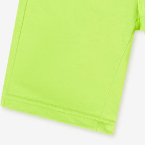 Shorts pour garçons, couleur unie, taille élastique, matière douce, confortable, flexible et respirante, et design de logo personnalisable. - Product Image 2