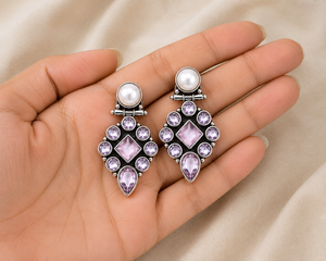 Pendientes Colgantes de Perlas y Flores de Plata Antigua de Moda, Disponibles con MOQ |   Pendientes de Piedra Rosa |   Joyería Étnica Hecha a Mano |   Boho - Product Image 3