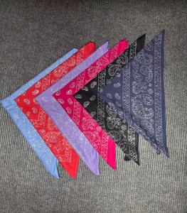 Pañuelo Bandana de Algodón con Pedrería Personalizado, Cuadrado, Estampado Floral, Suave, de Secado Rápido, Duradero, para las Cuatro Estaciones, Casual - Product Image 1