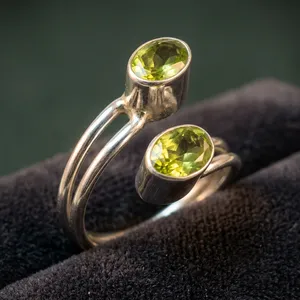 Bague ajustable en argent sterling 925 avec péridot vert, bijoux indiens faits à la main, pierres précieuses, pour femme, à porter au quotidien - Product Image 5