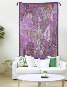 Tapisserie murale artisanale en coton brodé style bohème violet, patchwork, décoration murale intérieure pour Diwali - Product Image 1