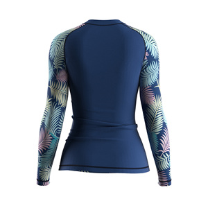 Maillot de bain à manches longues pour femme, personnalisé, à séchage rapide, imprimé feuilles de palmier tropicales, chemise de surf, protection solaire UPF+, hauts de bain - Product Image 2