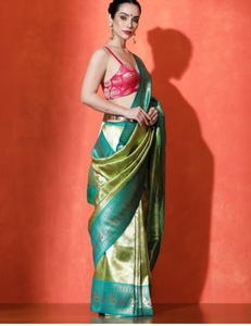KV <b>Green</b> <b>Silk</b> Woven Saree With Unstitched Blouse - Product Image 6