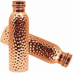Botella de Agua de Cobre, Dos Vasos, Acabado Martillado, Estilo Vintage, Gran Capacidad, Portátil, Ecológica, Hecha por Aurevia Crafts - Product Image 2