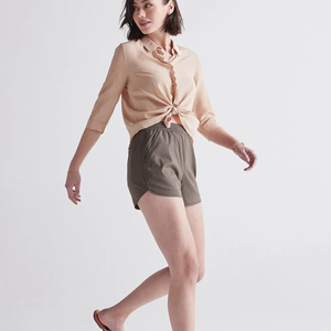 Shorts de sport légers de haute qualité pour femmes / Nouvelle arrivée, logo personnalisé imprimé, tailles plus grandes pour femmes - Product Image 2