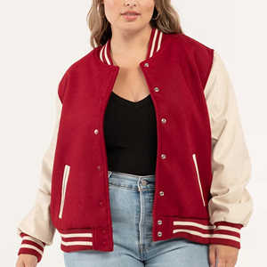 Veste universitaire courte sur mesure en gros pour femmes, en cuir véritable et laine, broderie, matière polyester, automne - Product Image 4