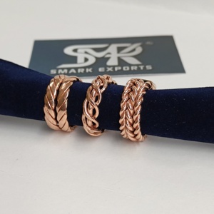 Bague en cuivre tressée à maillons épais, faite à la main, bande en cuivre tissée, audacieuse, style traditionnel et moderne, thérapie magnétique, légère - Product Image 1