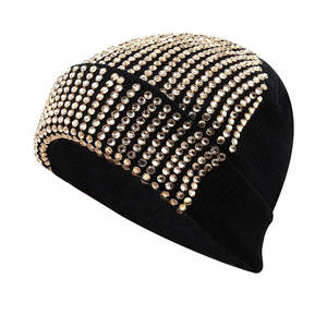 Gorro de Lana Personalizado con Decoración de Diamantes de Imitación Brillantes, Bordado 3D, Elegantes Detalles de Cristal, Tejido Transpirable e Impermeable - Product Image 3