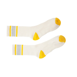 Chaussettes de sport personnalisées pour hommes et femmes, en coton blanc/orange, avec logo brodé, pour la course à pied et le cyclisme, design de qualité. - Product Image 3