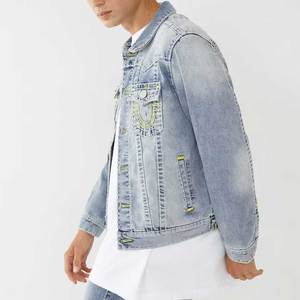 Veste en jean classique sur mesure pour homme, coupe slim décontractée avec fermeture boutonnée, style tendance. - Product Image 2