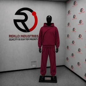 Conjunto Deportivo Color Granate para Hombre, Sudadera con Capucha Extra Grande, Pantalones Jogger, Diseño Gráfico en Tonos, Ropa Deportiva Urbana, Proveedor Mayorista OEM - Product Image 3