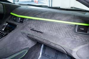 Lamborghini Aventador Ultimae 780LP 6.5L V12 usado del 2022 - Product Image 6