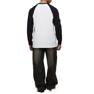 T-shirt homme à manches longues contrastées en jersey de coton avec logo brodé, style streetwear, manches graphiques, fournisseur OEM - Product Image 2