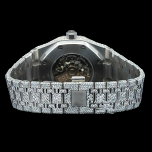 Nouvelle Arrivée Montre Hip Hop Quartz Or Blanc Moissanite Cadran Rond Entièrement Sertie de Pierres Chiffres Arabes Rouges Design Personnalisé - Product Image 5