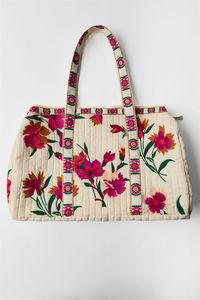 Sacs de plage brodés colorés avec motifs hippocampe, corail et vélo, design tendance d'été, en feutre non tissé isolé - Product Image 3