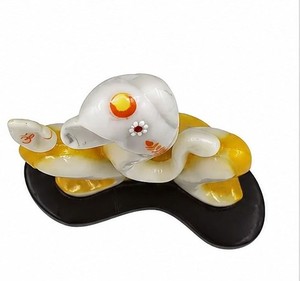 Sculpture en céramique blanche de Ganesh, figurine animale faite à la main, décoration de table contemporaine de luxe pour la maison, le bureau et le salon - Product Image 3