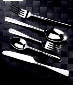 Juego de cubiertos de acero inoxidable con bordes lisos, cuchara, tenedor, cuchillo, diseño elegante, para uso en hoteles y restaurantes. - Product Image 2
