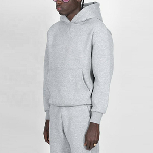 Ensemble de survêtement sportif gris uni pour homme en polyester avec capuche, coupe longue, décontracté, pour l'automne, avec logo imprimé par transfert thermique sur le devant - Product Image 2