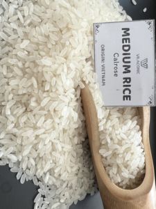 Arroz Calrose Orgánico Seco de Vietnam, Grano Mediano Blanco Duro, OEM, Marca Privada, Venta al por Mayor, Exportación para el Mercado de las Islas del Pacífico - Product Image 1
