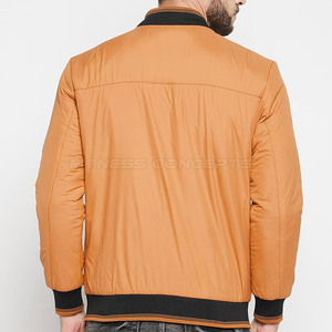 Blouson bomber orange pour homme avec finitions noires, fermeture éclair, style décontracté, en polyester, idéal pour l'automne - Product Image 3