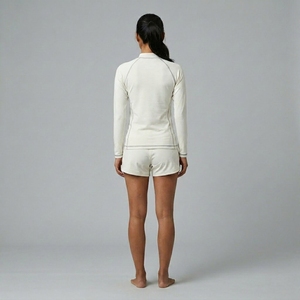 Haut de compression à manches longues pour femme, de haute qualité, pour grappling et entraînement en salle, faible MOQ, design personnalisé, respirant, UPF50+ - Product Image 5