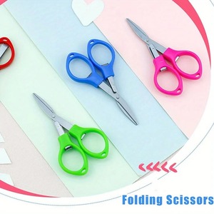 Outil à ongles pliable en acier inoxydable bleu avec lame courbée, pour droitiers, adapté à une utilisation à la maison et en voyage, avec porte-clés - Product Image 2