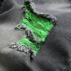 Shorts de Mezclilla Desgarrados para Hombre, Cintura Media, Estilo Casual con Parches Verdes, Transpirables, de Algodón Tejido - Product Image 6