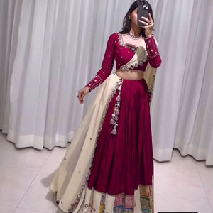 Colección de Lehenga Choli de Alta Gama para Mujer - Prenda Moderna de Secado Rápido para Fiestas Navratri - Product Image 1