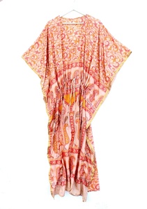 Caftan en soie pour femmes Art Saree en soie Caftan Long Wear Dress - Product Image 3