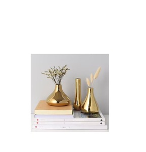 Artisan Crafted Metal Flower Vase For Living Room <b>Corner</b> Decor And Elegant Floral Arrangement Presentation - Product Image 3