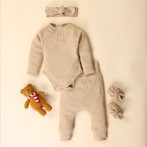 Calidad Premium 100% GOTS Oekotex Certified 5 Pack New Born Baby Set con embalaje personalizado colores unisex - Product Image 2