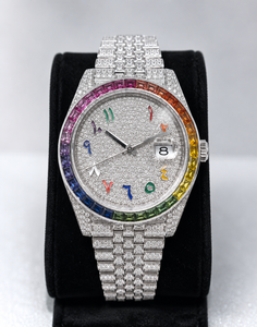 Reloj Citizen Clásico de Lujo con Esfera de Moissanita VVS Totalmente Incrustada, Bisel de Baguette Arcoíris, Números Arábigos Coloridos y Fecha - Product Image 1