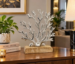 Sculpture en métal corail sur base en bois, décoration côtière artisanale, art de table, design feuillage pour salon - Product Image 1