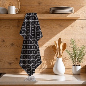 Serviettes de cuisine noires et blanches d'Inde, design imprimé, sans azo, à prix abordable, en promotion. - Product Image 1