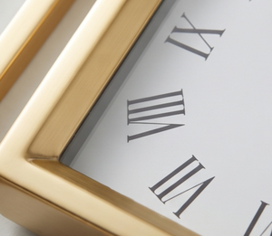 Reloj de Mesa Rectangular de Metal Premium con Acabado en Color Dorado, Perfecto para una Decoración Elegante del Hogar y un Estilo Atemporal - Product Image 2
