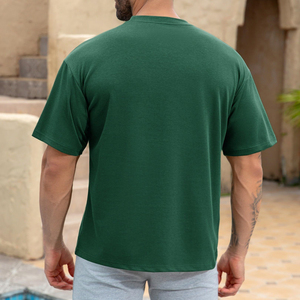 Camiseta de algodón de manga corta con cuello redondo verde liso para hombre, corte regular, informal, básica - Product Image 2
