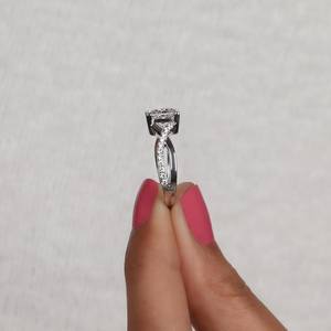 Bague en argent 925 véritable pour femme, avec moissanite taille princesse et motif vague torsadée, cadeau charmant pour anniversaire, pour partenaire - Product Image 5