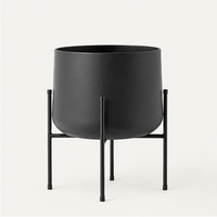Rak Tanaman Logam Minimalis Modern Besar Warna Hitam, Anti Karat, Ramah Lingkungan, Dekorasi Rumah & Taman Indoor Outdoor