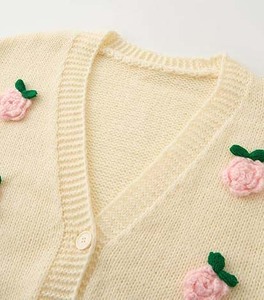 Pull en néoprène respirant à col rond pour femme, tricot structuré futuriste, haut moderne - Product Image 4