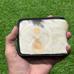 Cartera de cuero de vaca con pelo, hecha a mano, billetera plegable delgada, tarjetero de cuero para hombres y mujeres. - Product Image 1