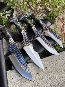 Cuchillo utilitario de acero de Damasco SHARP POINT TRADES con hoja de punta curva, filo recto, mango de madera y funda de cuero vacuno, 6.7 pulgadas de longitud total - Product Image 4