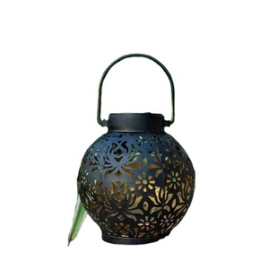 Durable Noir Métal Fer Éclairage Belles Fleurs Conception Lanterne Suspendue Décor À La Maison pour Noël Laser Gravé Suspendu - Product Image 3