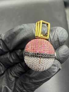 Colgante de Pokebola con Incrustaciones de Moissanita Multicolor, Acabado Deportivo para Amantes de los Juegos, Plata 925, Joyería Fina, Colgantes y Dijes - Product Image 2
